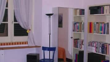 Nôi (giường cho trẻ sơ sinh) miễn phí, giường gấp/giường phụ (phụ phí)