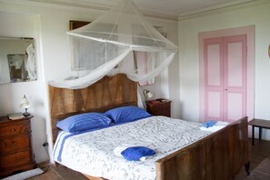 Desk, free cots/infant beds, rollaway beds, free WiFi