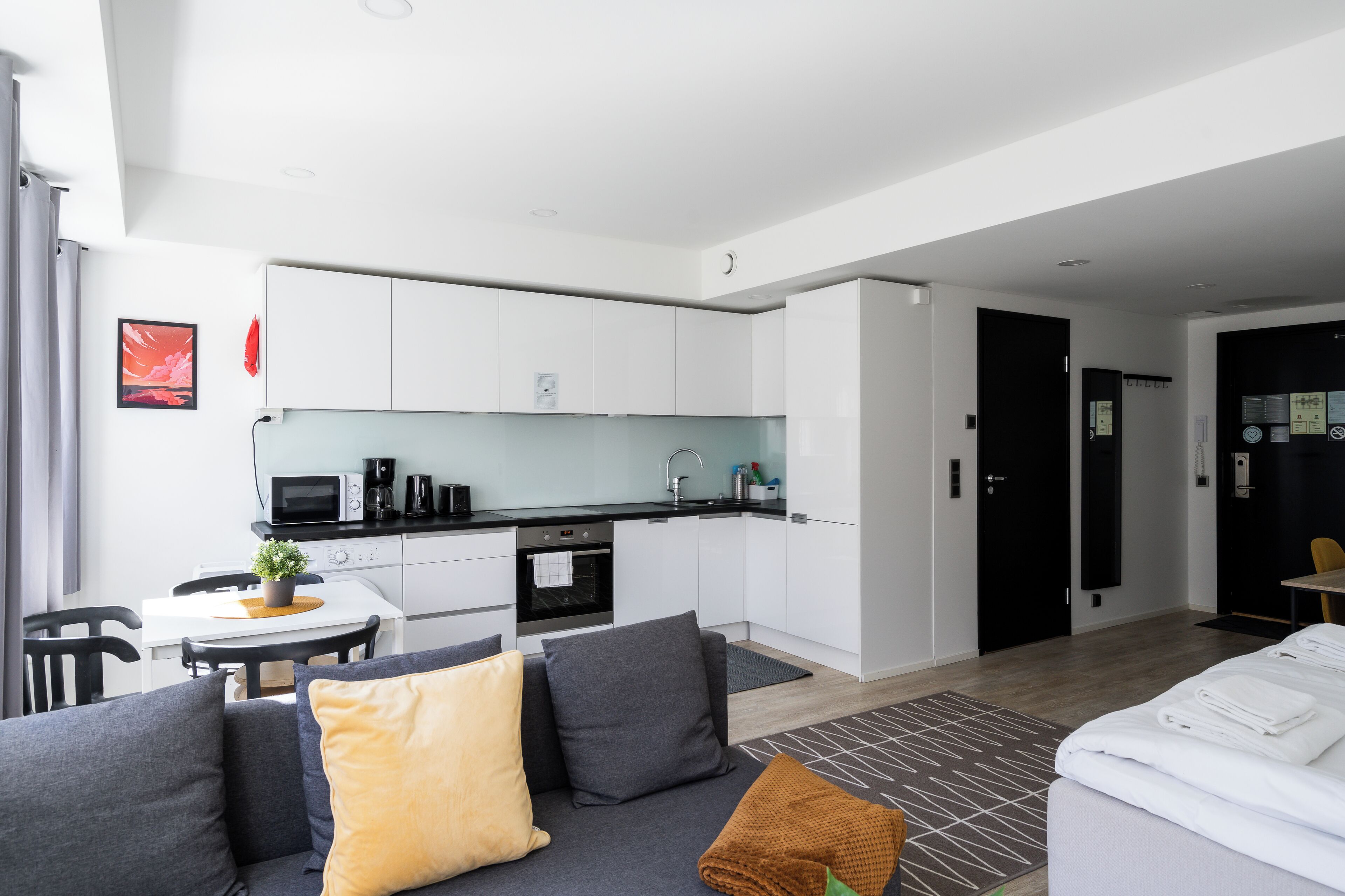 Businessstudio | Ruokailu omassa huoneessa