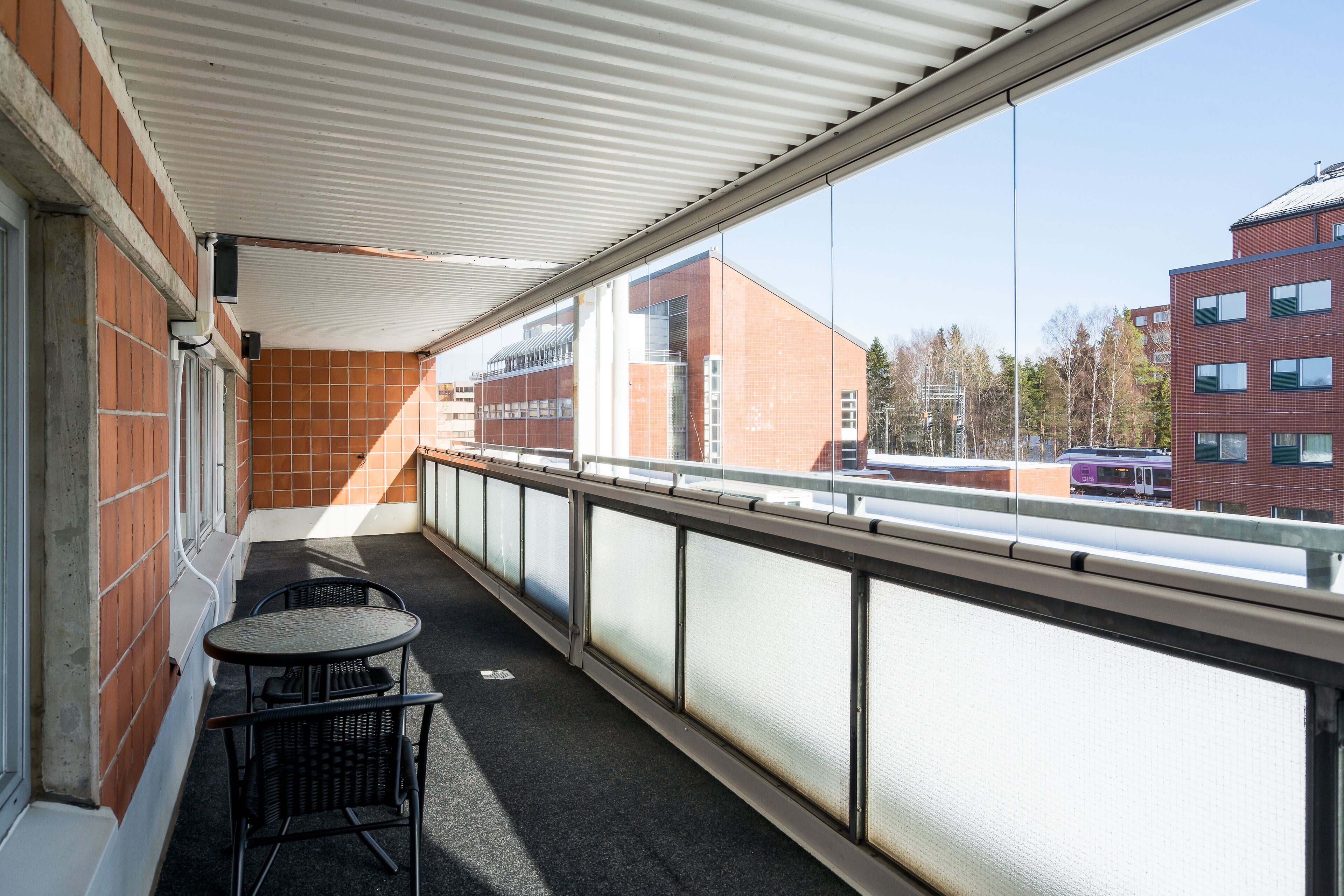 สแตนดาร์ดอพาร์ทเมนท์, 3 ห้องนอน, ระเบียง | ระเบียง