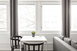 Studio Standard, cuisine | Restauration dans la chambre