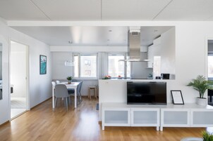 Standard Apartment, 3 Bedrooms, Balcony | Living area