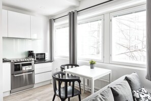 Standard-Studio, Küche | Eigene Küche | Kühlschrank, Mikrowelle, Ofen, Herdplatte