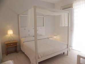 Romantic Triple Room, Ensuite | 3 bedrooms, individually furnished, desk, blackout drapes - Gea apartment Etna (Nicolosi)