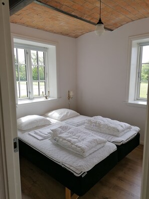 Individually decorated, individually furnished, free cots/infant beds - Aagaarden (Billund)