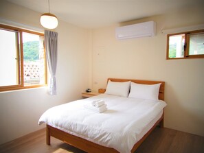 Elite Double Room (E) | Blackout drapes, free WiFi, bed sheets - Mulight B&B (Nangan)
