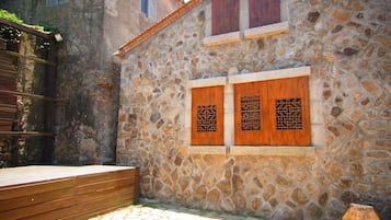 Family Cabin, Multiple Beds | Blackout curtains, free WiFi, bed sheets