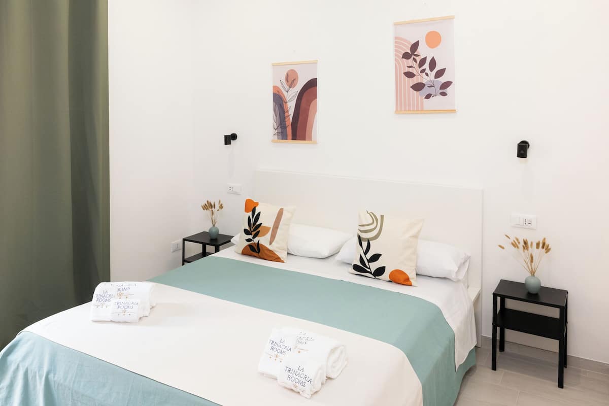 Phòng đôi, ban công | Bộ đồ giường cao cấp, minibar, két bảo mật tại phòng, bàn