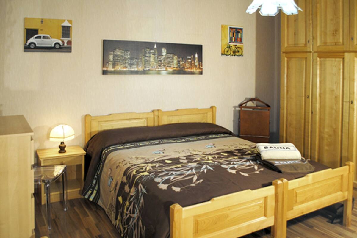Doppel- oder Zweibettzimmer, eigenes Bad