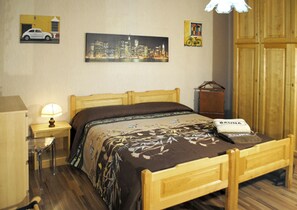 Double or Twin Room, Private Bathroom | Minibar, in-room safe, desk, iron/ironing board - A casa di Gianna B&B (Rieti)