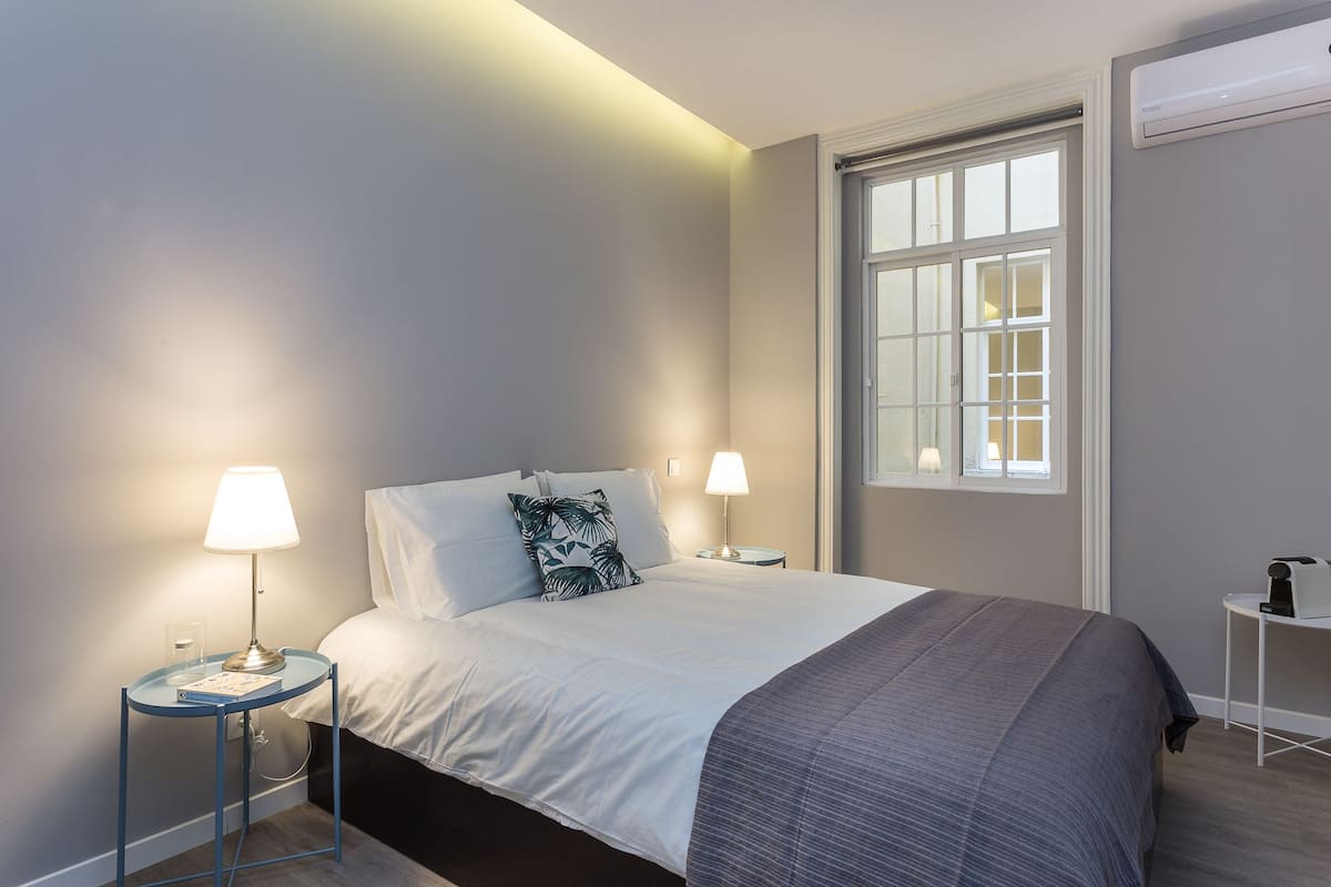 1 bedroom, premium bedding, blackout curtains, soundproofing