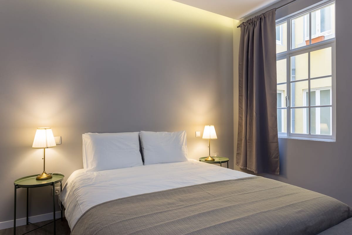 1 bedroom, premium bedding, blackout curtains, soundproofing