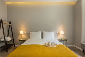 Inside Comfort Room, with External Private Bathroom | Ropa de cama de alta calidad, cortinas blackout y insonorización 