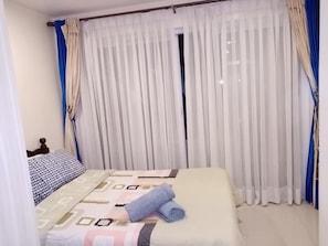 1 bedroom, desk, free WiFi, bed sheets