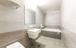 Suite (Bed type) | Badezimmer