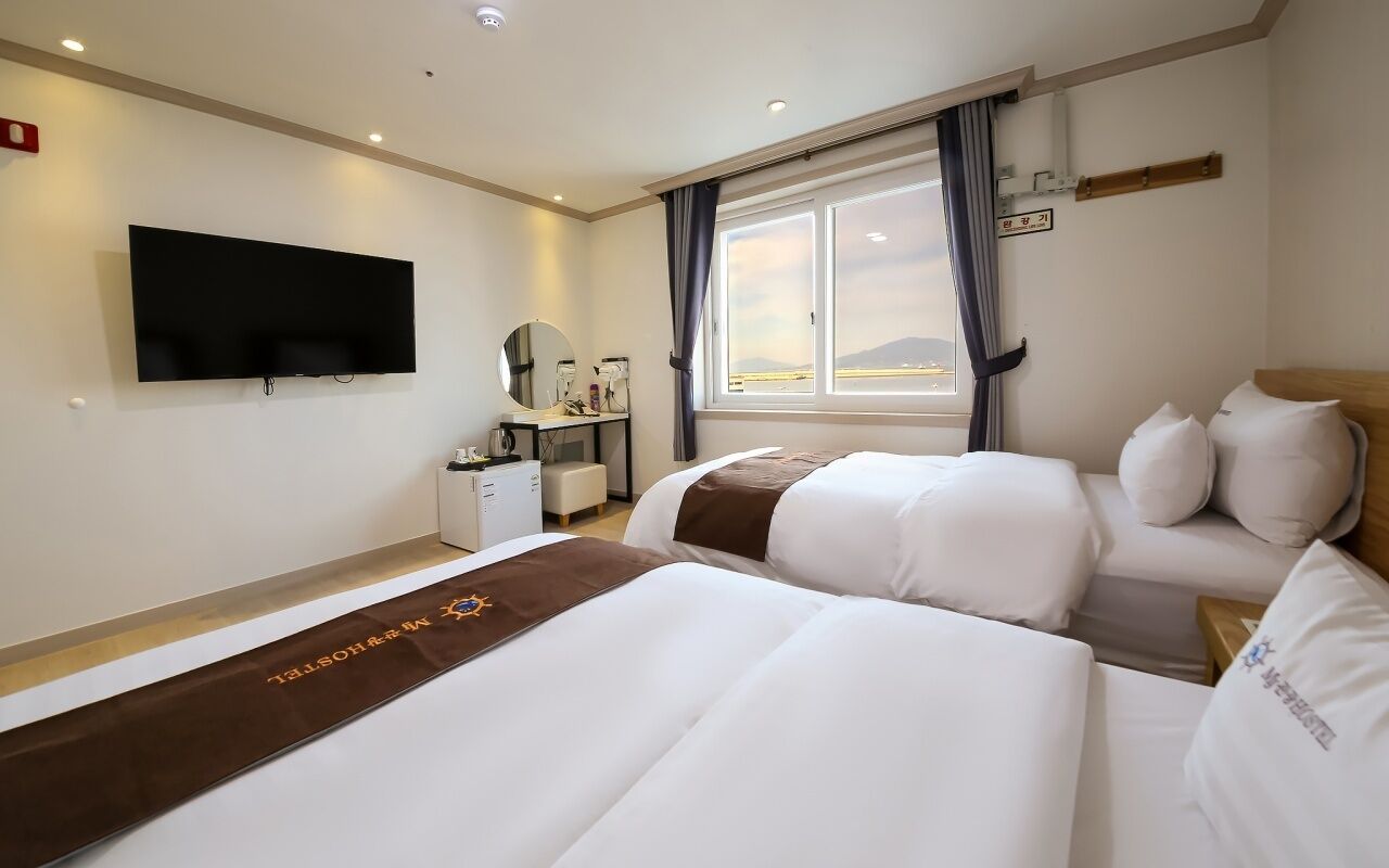 Twin Room | Hypo-allergenic bedding, down comforters, blackout drapes, soundproofing