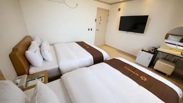 Twin Room | Hypo-allergenic bedding, down comforters, blackout drapes, soundproofing