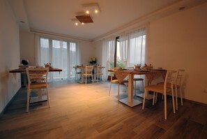 Dagelijks continentaal ontbijt inbegrepen