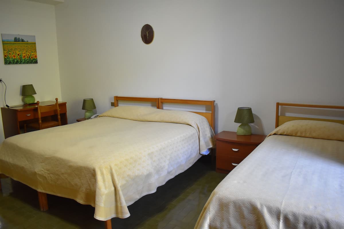 Minibar, in-room safe, individually decorated, individually furnished