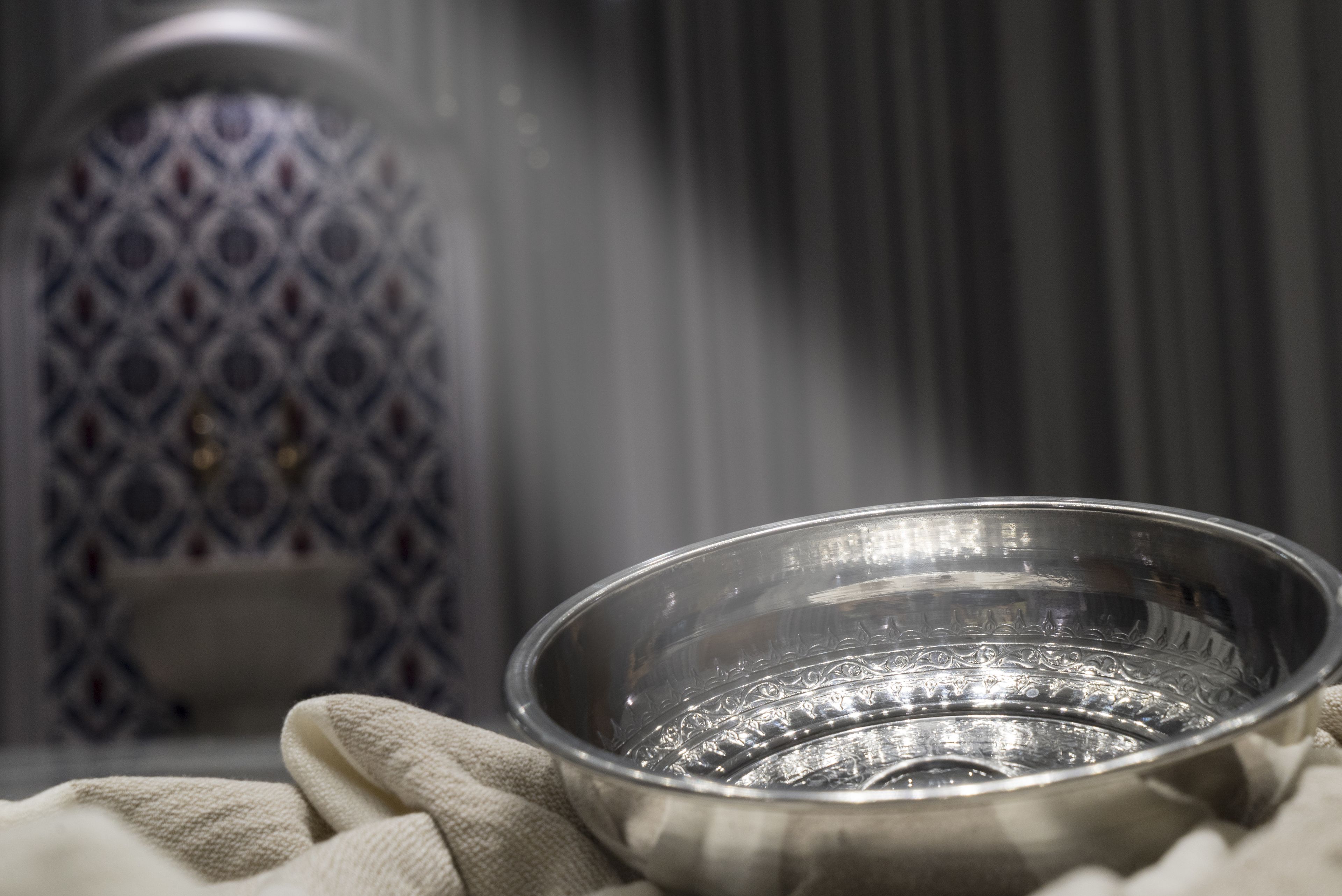 couples treatment room(s), sauna, hot tub, steam room, body treatments