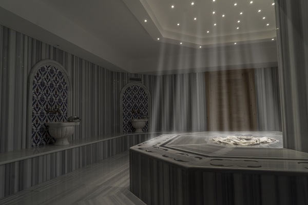 Espace de soins pour les couples, sauna, bain à remous, hammam