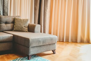 Presidential Suite | Minibaari, tallelokero huoneessa, äänieristys, ilmainen Wi-Fi