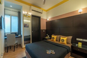 Deluxe Double Room | Blackout curtains, iron/ironing board, free WiFi, bed sheets - The Hosteller Delhi (New Delhi)