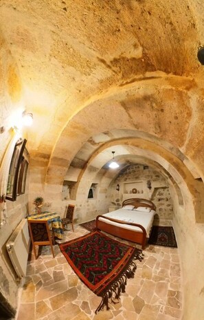 Traditional Double Room | Individually decorated, desk, laptop workspace, free WiFi - Monastery Cave Hotel (Ürgüp)