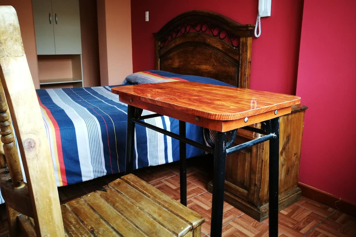 Caja de seguridad en la habitación y decoración personalizada
