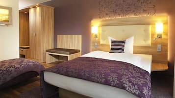 Business Single Room | Minibar, in-room safe, desk, soundproofing