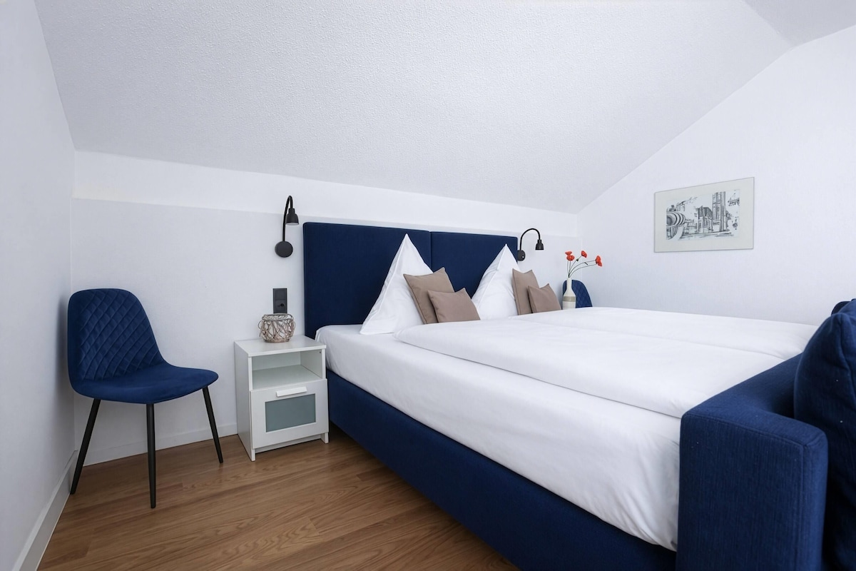 Deluxe Room, 1 Double Bed with Sofa bed | Bed sheets