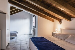 4 chambres, fer et planche Ă repasser, Internet gratuit, draps fournis