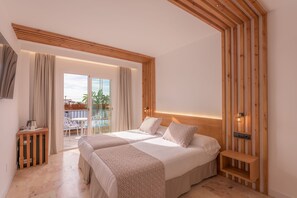 Deluxe-Doppelzimmer, Terrasse, Poolblick