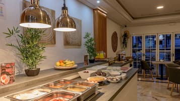 Free daily buffet breakfast