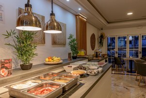 Desayuno bufé gratuito y diario