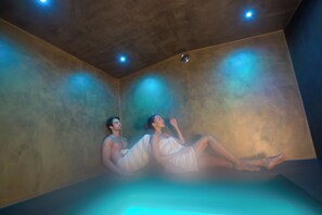 Sauna, tina de hidromasaje y baño de vapor 