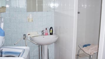 Douche, serviettes fournies