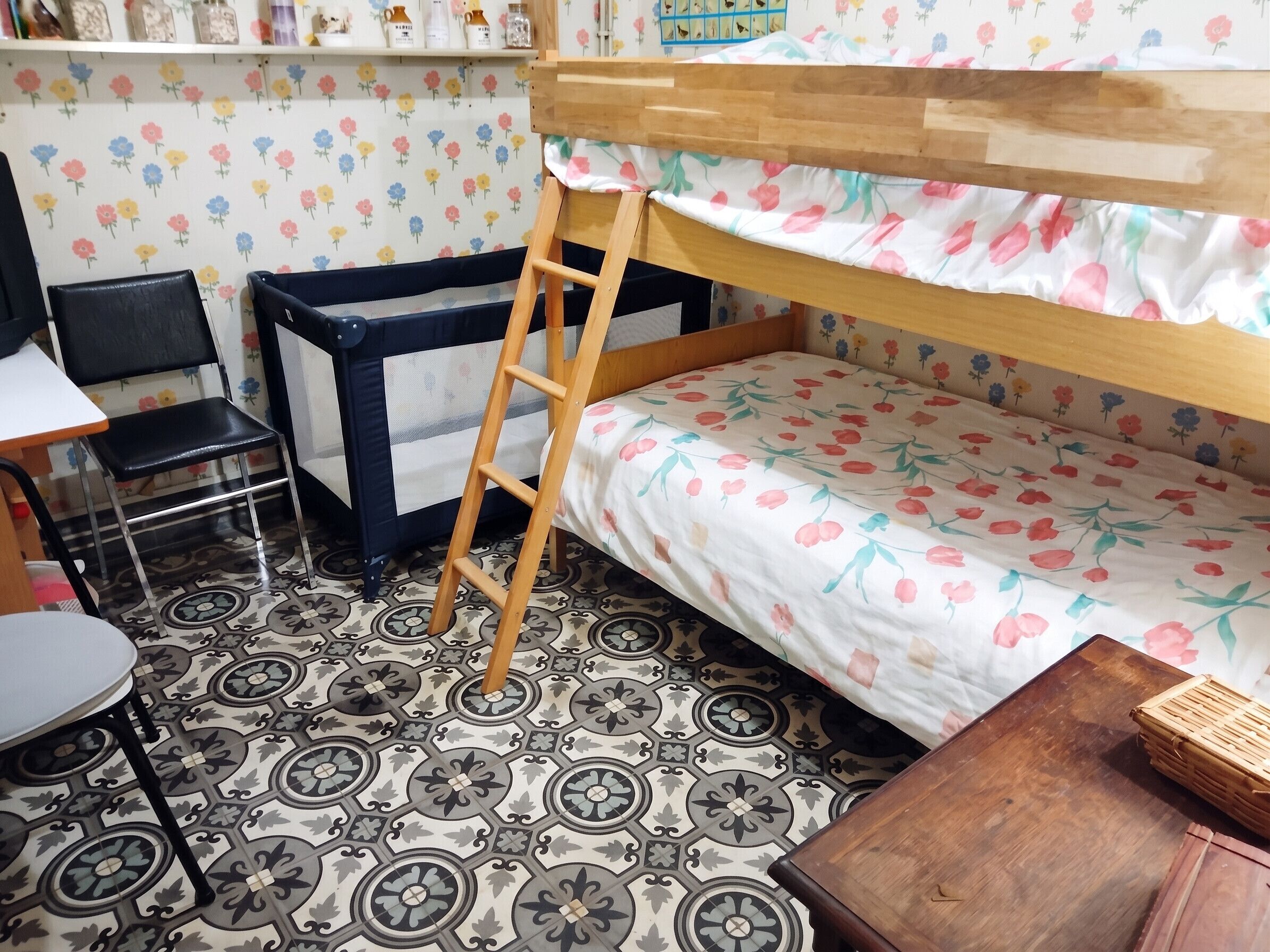 3 bedrooms, iron/ironing board, travel crib, free WiFi