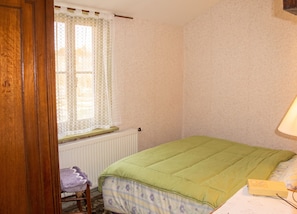 3 chambres, fer et planche à repasser, lit parapluie, Wi-Fi gratuit