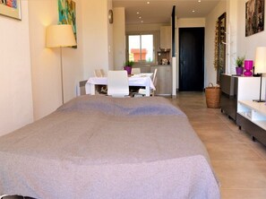 2 bedrooms