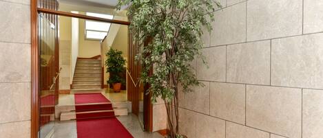 숙박 시설 입구