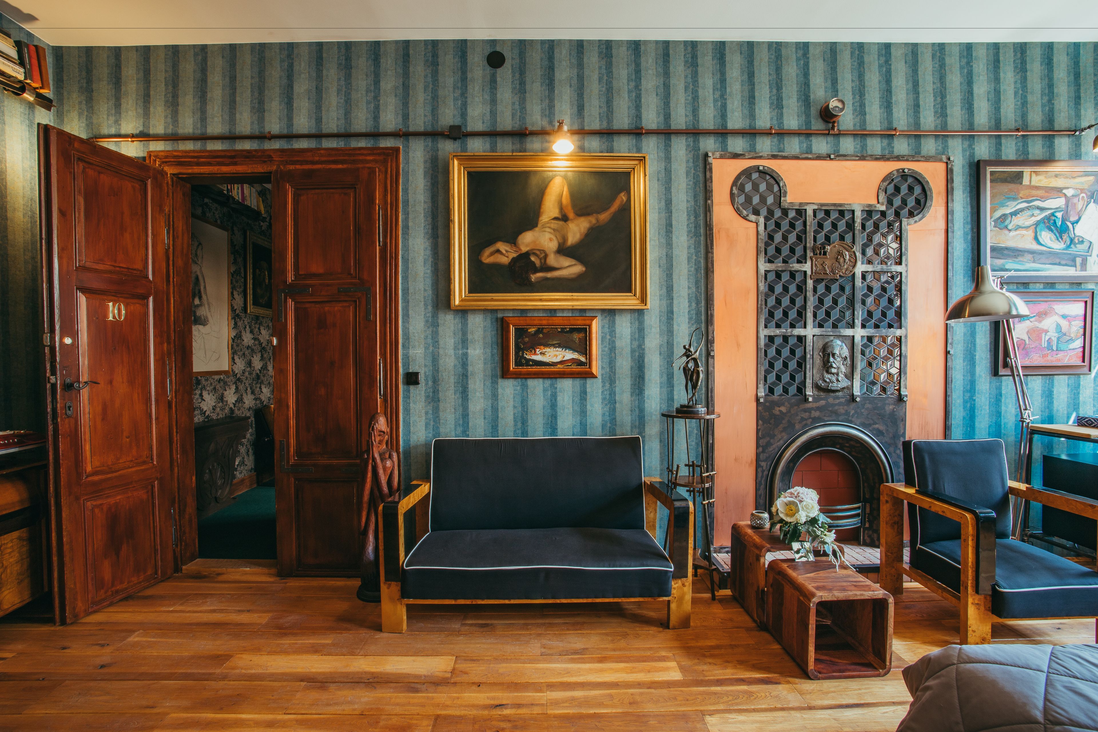 galeria moderna | premium bedding, minibar, in-room safe, individually decorated