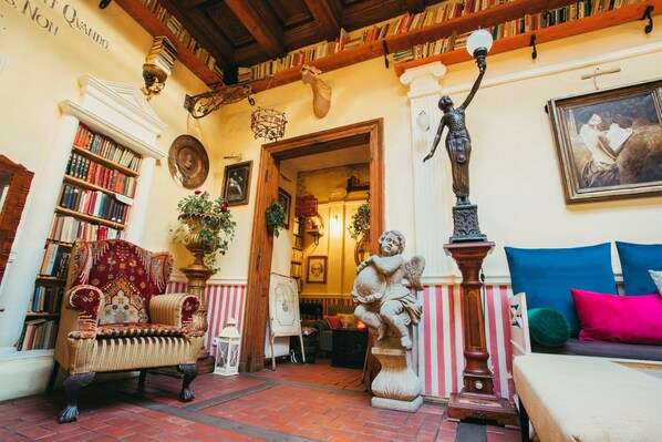 Desayuno continental gratuito y diario