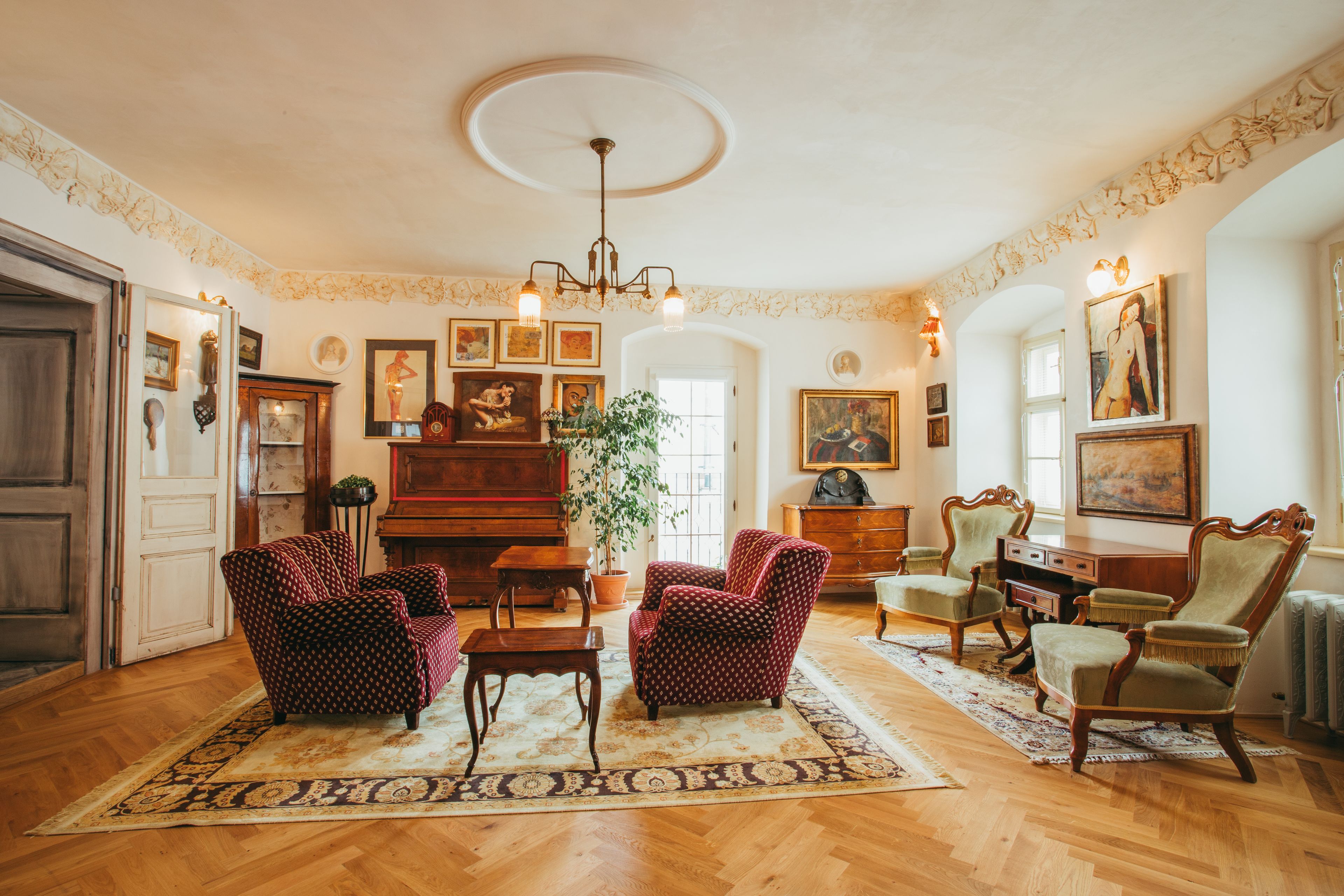 galeria de paris | premium bedding, minibar, in-room safe, individually decorated