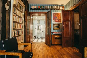 Galeria Moderna | 1 bedroom, premium bedding, minibar, in-room safe