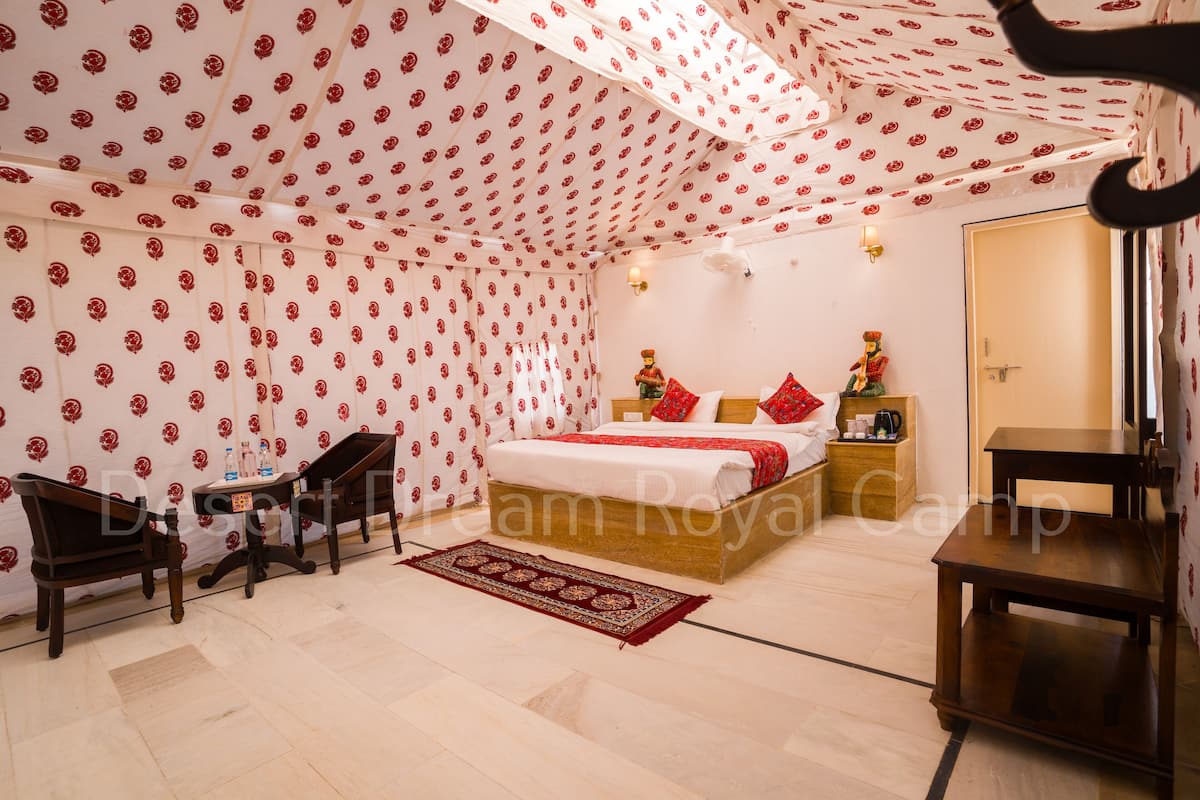 Tente Deluxe, 1 trÚs grand lit, non-fumeurs, salle de bains privée | 2 chambres, literie de qualité supérieure, matelas mémoire de forme