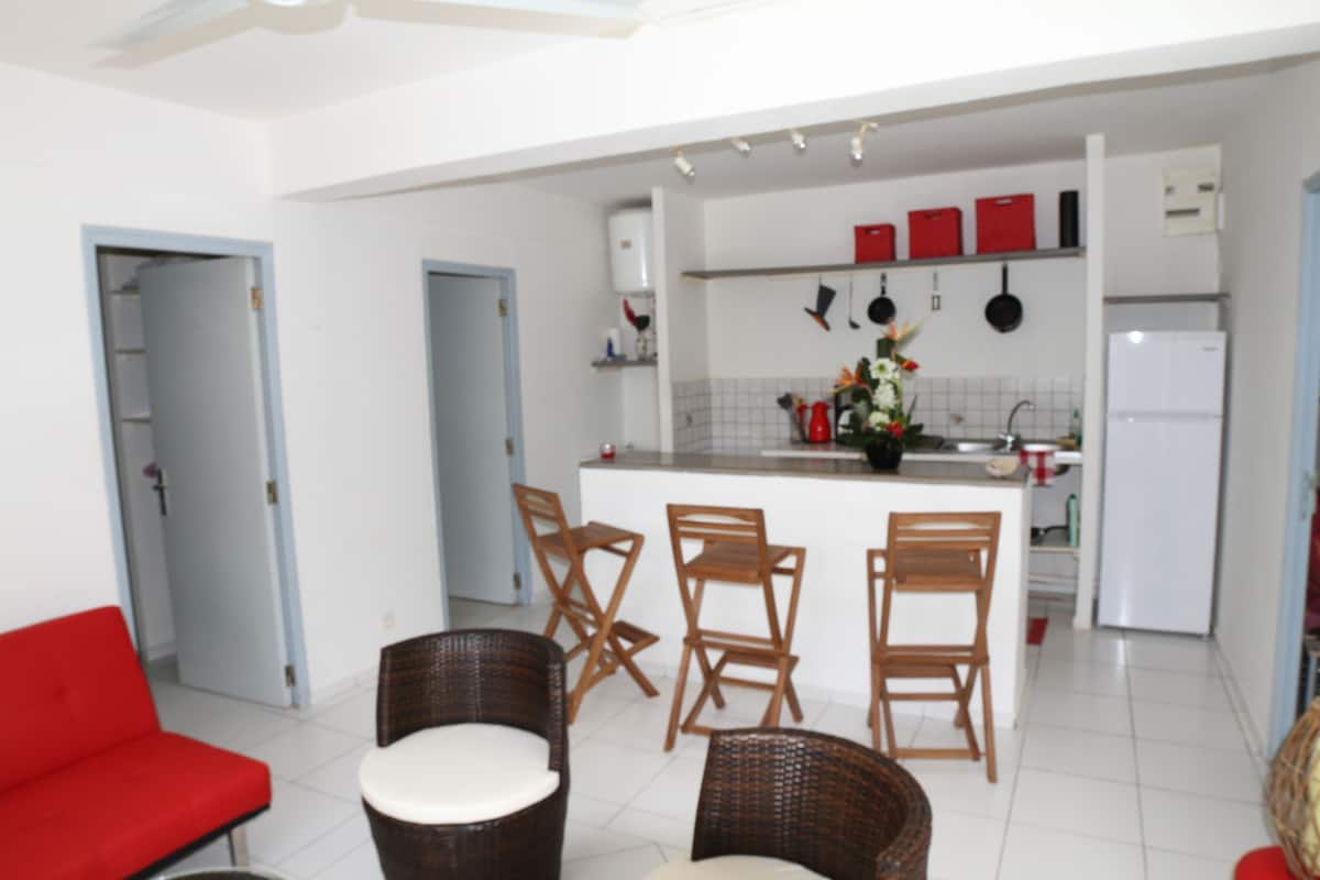 Bungalow, 2 slaapkamers, keuken, uitzicht op tuin | Privékeuken | Een koelkast