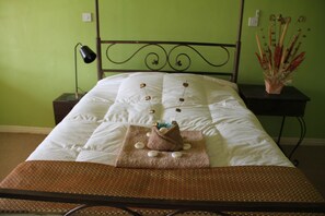 Basic Room, 1 Double Bed | Individually decorated, individually furnished, blackout drapes - Stunning Mansion (Nairobi)