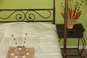 Basic Room, 1 Double Bed | Individually decorated, individually furnished, blackout drapes - Stunning Mansion (Nairobi)