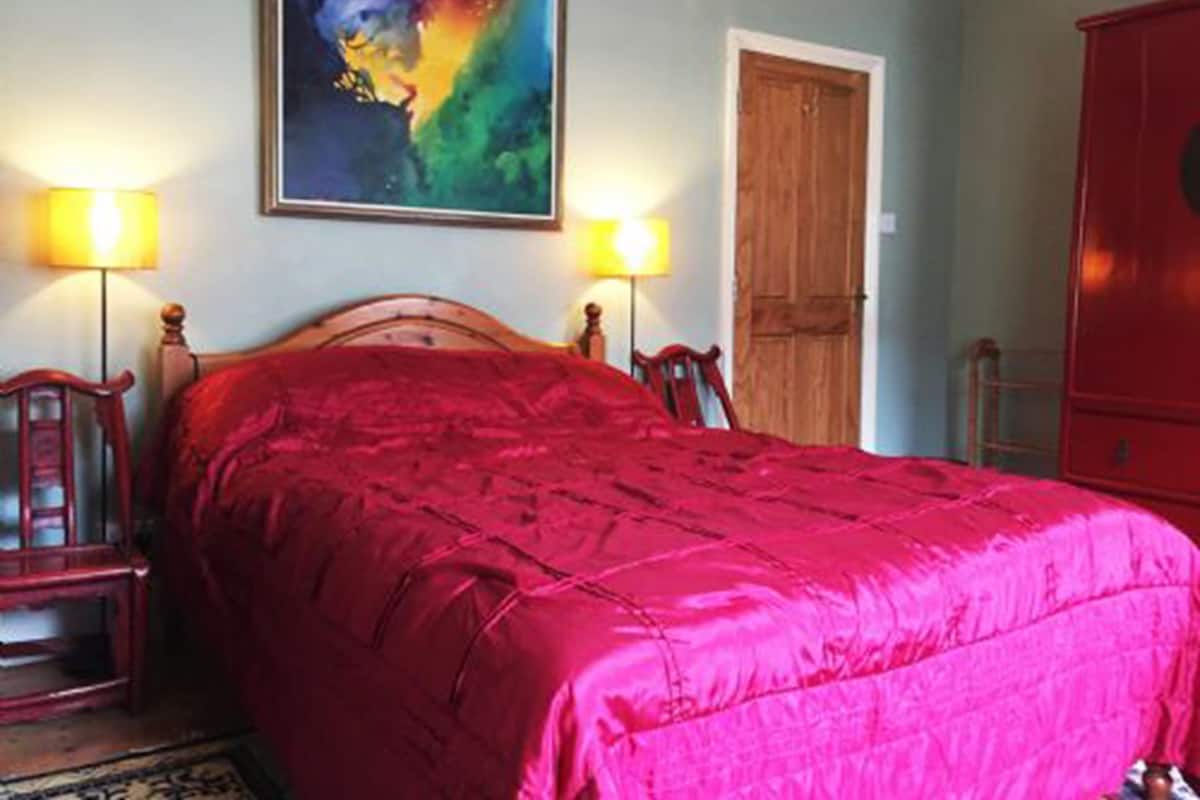 Double Room | Premium bedding, individually decorated, desk, iron/ironing board